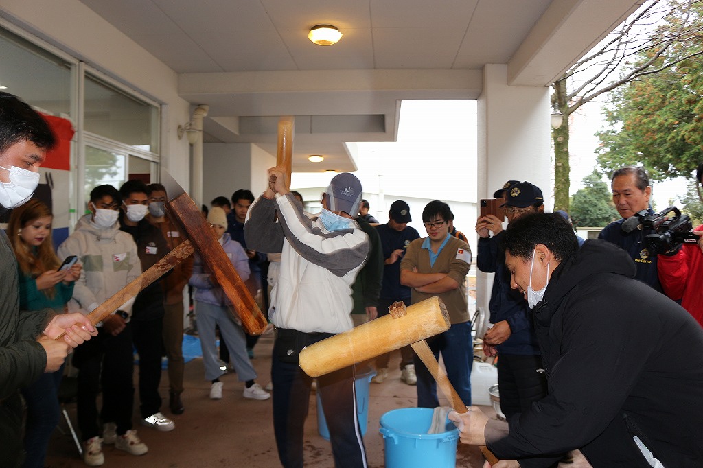 【地域貢献】第3回国際交流餅つき大会を開催！諫早中央ライオンズクラブ×鎮西学院