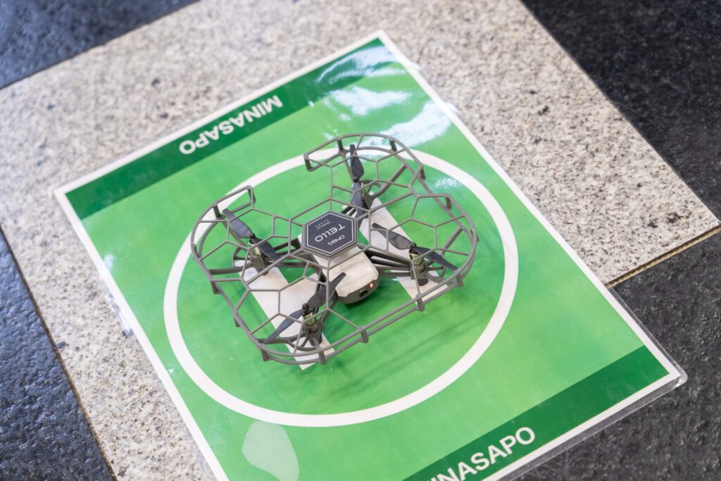 「飛ばして学ぶ」基礎演習Ⅰ――トイドローンでプログラミングに挑戦