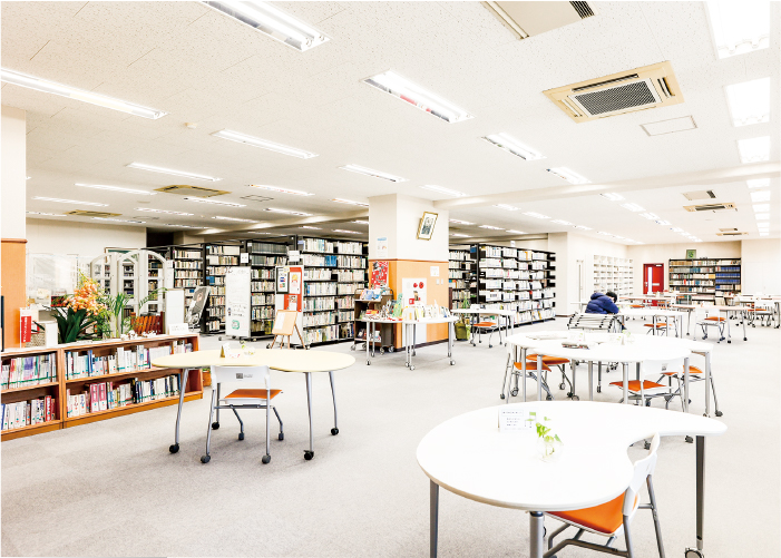 ウィルキンス館2階：図書館